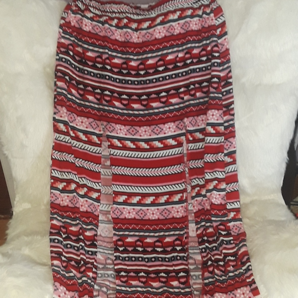 Long skirt with split in the middle